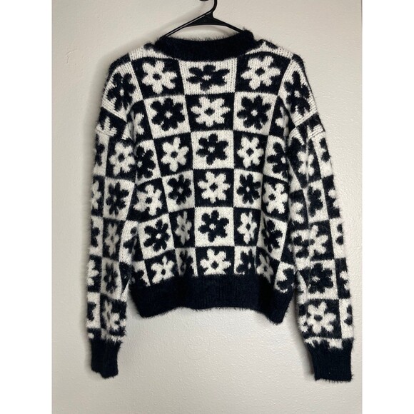 SO Fuzzy Daisy Checkered Sweater Black White Eyelash Knit Floral Grid Pullover - Picture 3 of 5